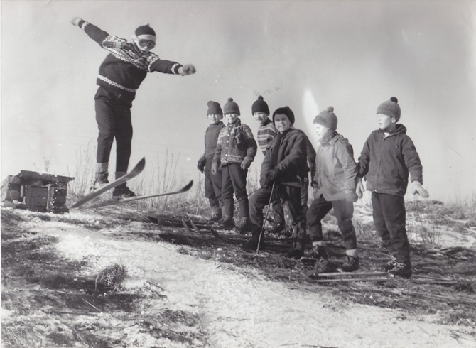 Skihopping på Veden. Foto: SIgurd Aartun