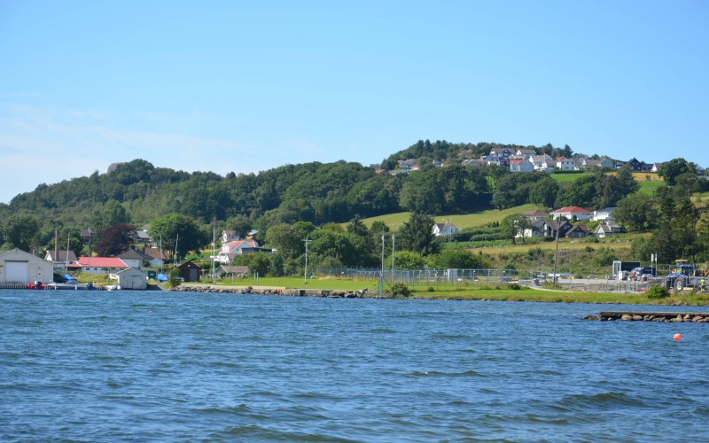 Utsyn mot fjorden og Madlatuå