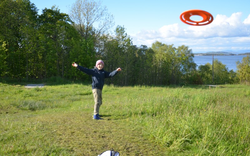 Kort vei opp til Egeland Frisbeegolf